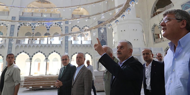 TBMM Bakan, amlca Camii ve kule inaatn inceledi