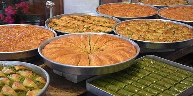 Kurban Bayram'nda baklava retimi katland