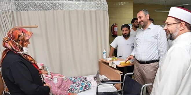 Adalet Bakan Gl Mekke'de hastalarla bayramlat
