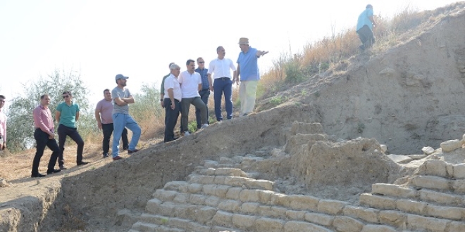 Maydos'ta 4 bin yllk savunma duvar bulundu