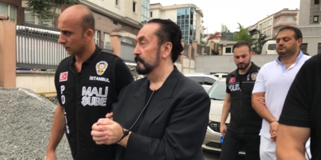 FET Adnan Oktar'n gizli tanklarn szdrm