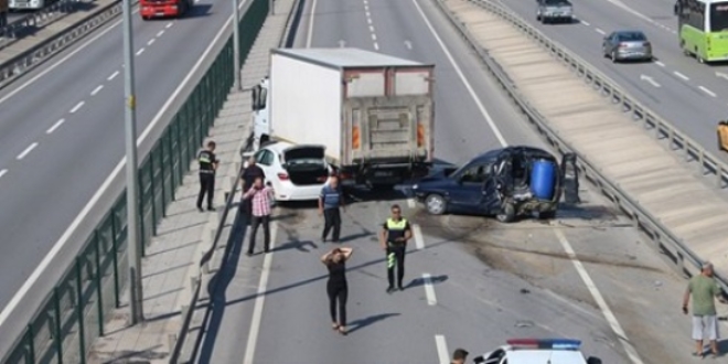 Kocaeli'de kaza oldu, stanbul istikameti 1 saat kapand