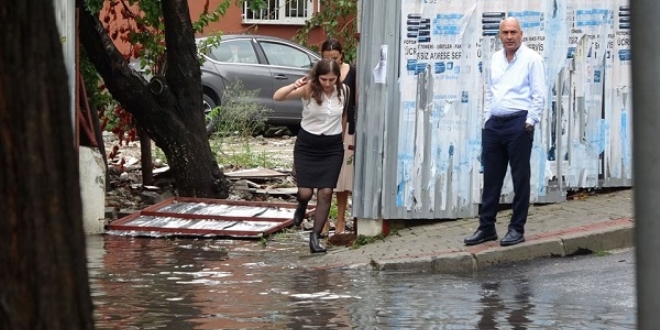 stanbul Beikta'ta su baskn: Vatanda duvara kt