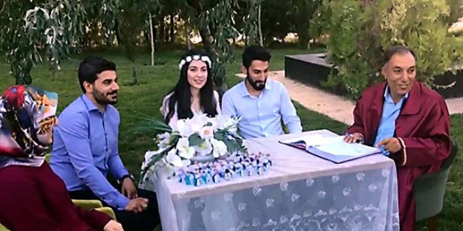 Nikah memuru: Tantk m daha nce?