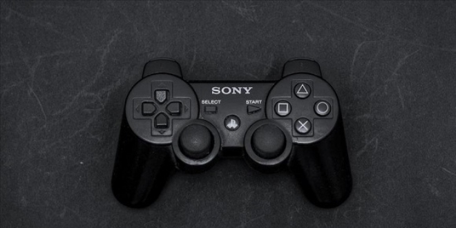 Sony PlayStation konsolunun mini boyutunu karyor