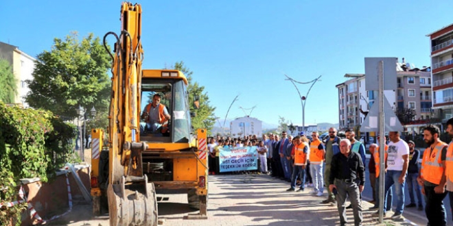 Vali, rencilerin st geit isteini yerine getirdi