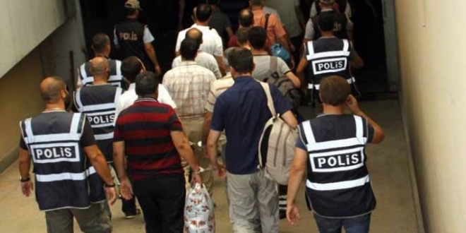 Kayseri'de FET'nn 'askeri mahrem yaplanmas'ndan 5 kii yakaland