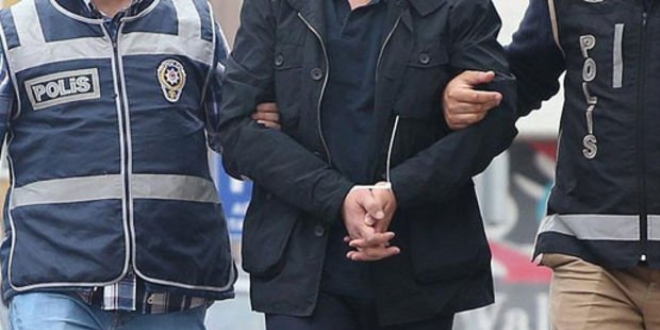Atatrk'e hakaret ettii iddia edilen retmen tutukland