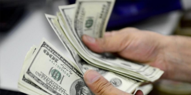 Dolar ve Euro'da gece yars sprizi