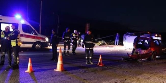 Nemrut Da'ndan dnen turistler kaza yapt: 16 yaral