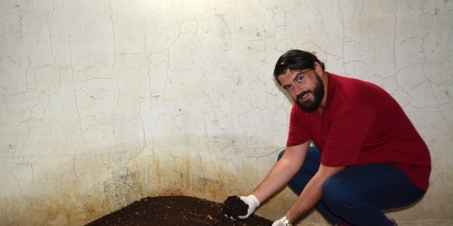 Giriimci evinin bodrumunda solucan gbresi retiyor