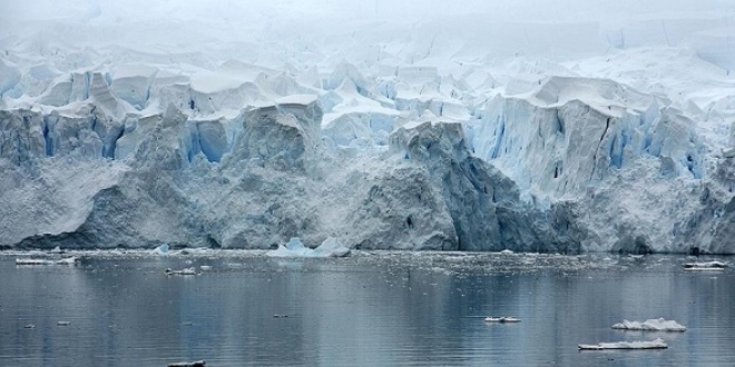 Antarktika'da dev buzul paras koptu