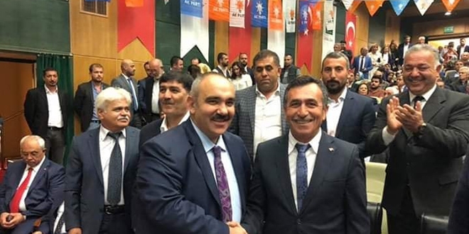 CHP'li Belediye Bakan istifa edip AK Parti'ye katld