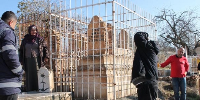 Almanya'daki pheli lmler Midyat'ta mezar atrd