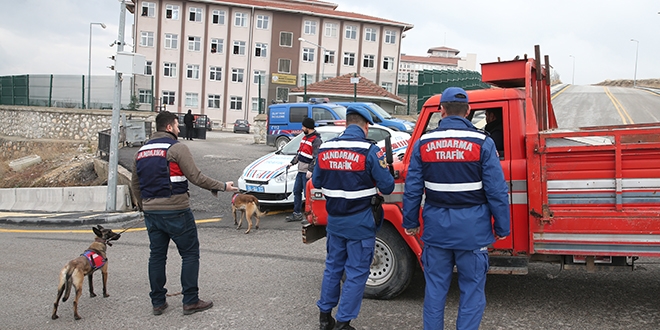 Ankara'da Jandarmadan okul evrelerinde denetim