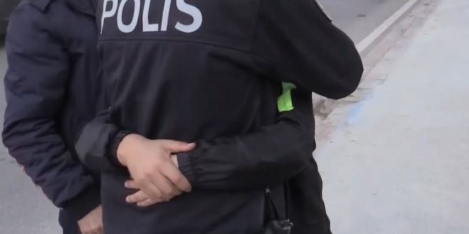 Arzal asansrden kurtarlan ocuk polislere sarld