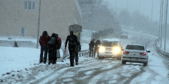 Bitlis Valiliinden youn kar ve frtna uyars