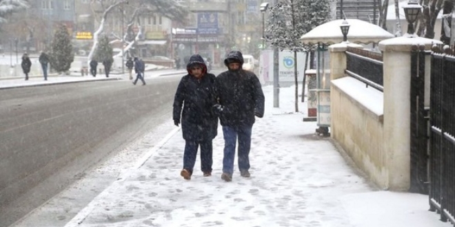 'Dier vali kar grd m tatil yapyordu ama yine de sen bilirsin'