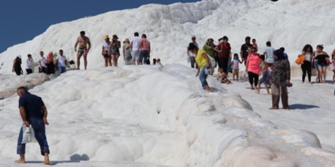 Pamukkale geceleri de gezilebilecek