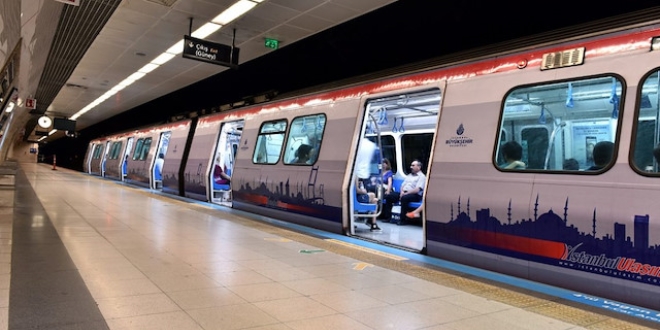 stanbul'da metro arzas: Seferler durdu