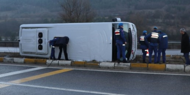 Bolu'da midibs devrildi: 10 yaral