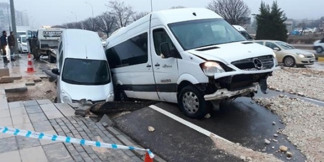 Gaziantep'te yol kt, aralar ukura dt