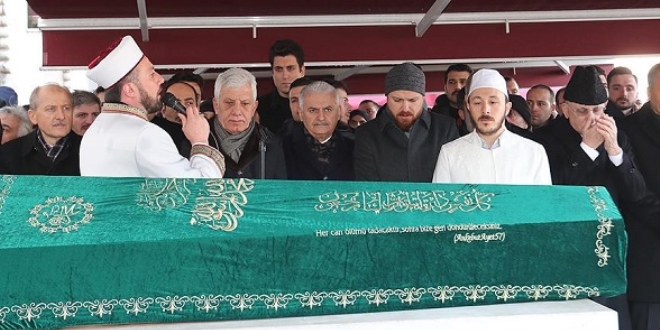 Cumhurbakan Erdoan'n daysnn cenaze namaz klnd