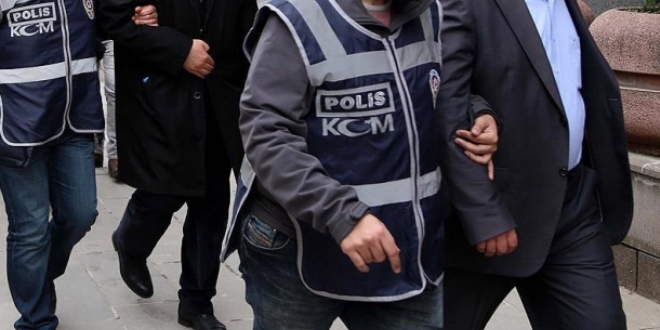 Bir operasyon haberi de Bursa'dan: 12'si muvazzaf 18 FET gzalts