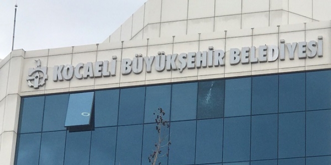 Kocaeli Bykehir Belediyesi binasna silahla ate ald