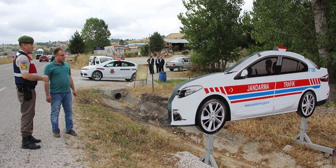 Maket trafik polisleri geliyor