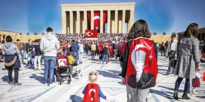 Cumhuriyet'in 100. ylna 4 yl kesintisiz kutlama