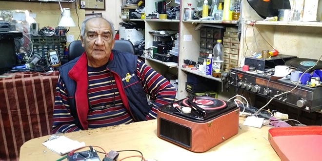 55 yldr gramofon, radyo ve plaklara hayat veriyor