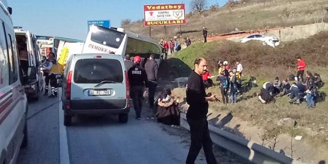 Balkesir'de yolcu otobs tra arpt: 29 yaral