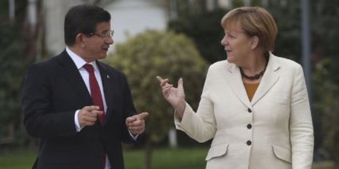 2016'da Merkel ile Davutolu AB yetkililerinin bilgisi dnda grm