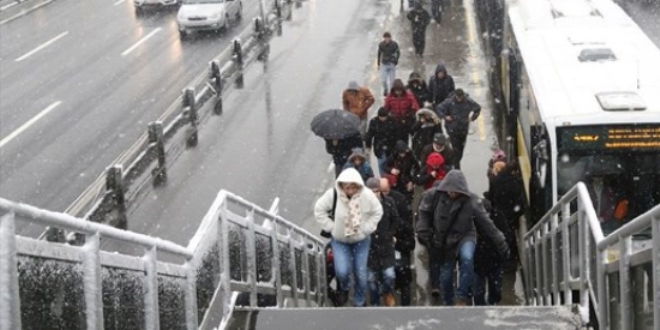 stanbullullar dikkat! Meteoroloji hafta sonu iin uyard