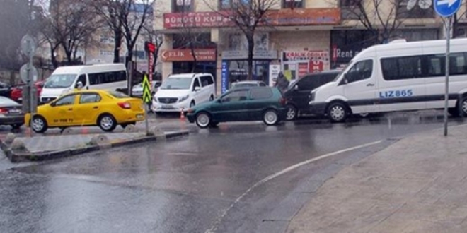 Aracna bindikleri taksiciyi dverek ldrdler