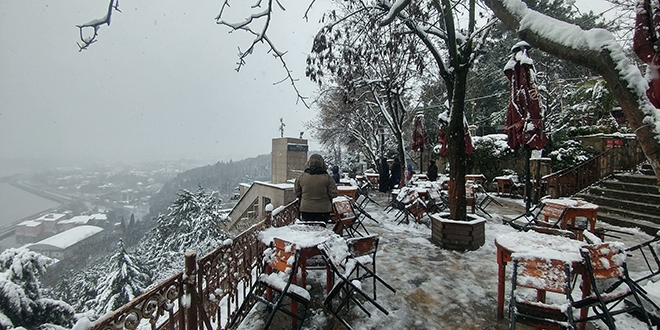 stanbul'da kar ya devam ediyor