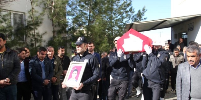 Trafik kazas geiren polis memuru hayatn kaybetti