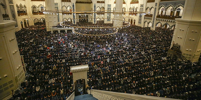 Regaib Kandili'nde amlca Camisi'ne youn ilgi