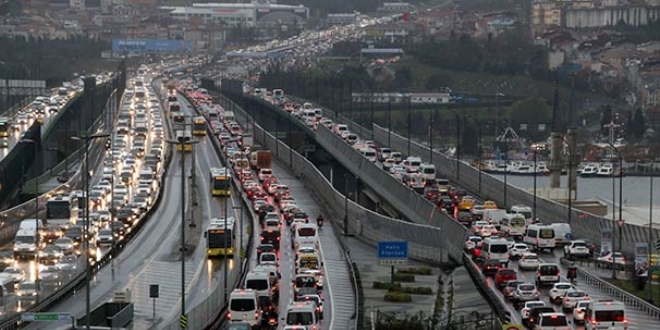 stanbul'da yarn baz yollar trafie kapanacak