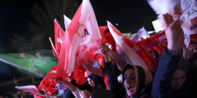 AK Partili vatandalar Kskl'da kutlamalara balad