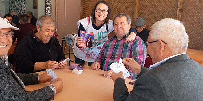 Arkadann yerine muhtar aday oldu, ipi gsledi