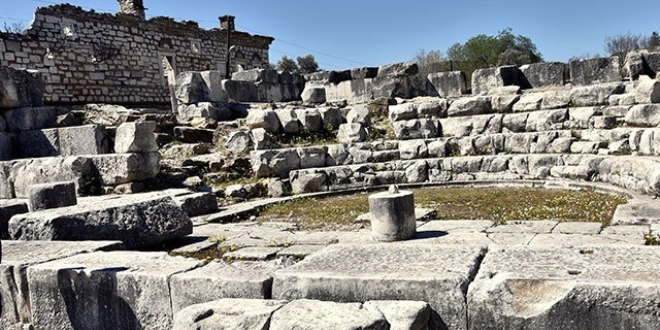 Antik kentteki meclis duvarnda 2 bin yllk fiyat listesi