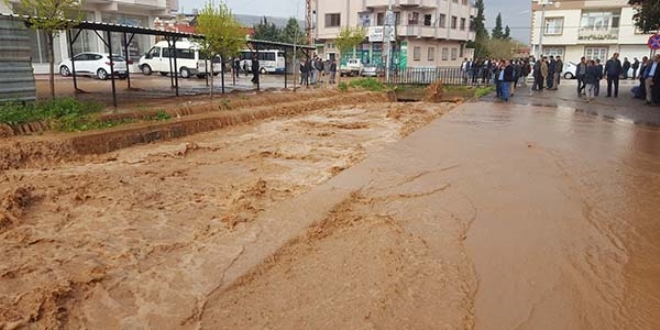 Yavuzeli'nde ay tat, yollar gle dnd