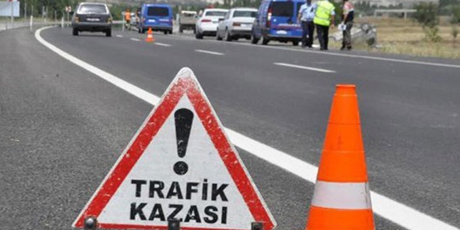 Kars'ta trafik kazalar: 1 l, 2 yaral