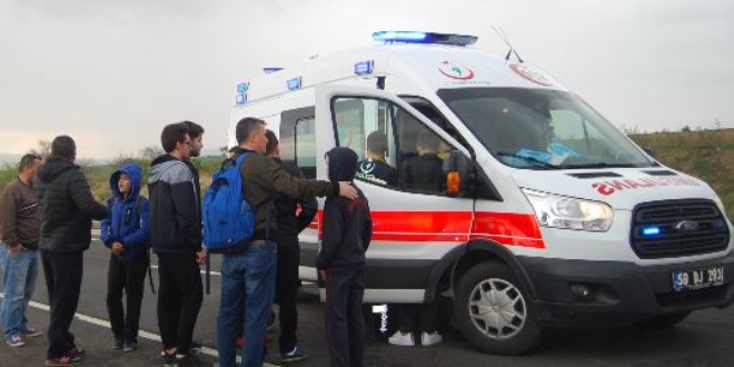 Tekirda'da renci servisi devrildi: 16 yaral