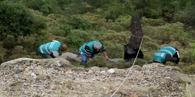 Fethiye'de hkmller evre temizlii yapt