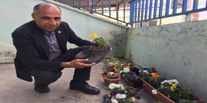 Baba ve annesinin hatrasn 'kara lastik'leri ile yaatyor