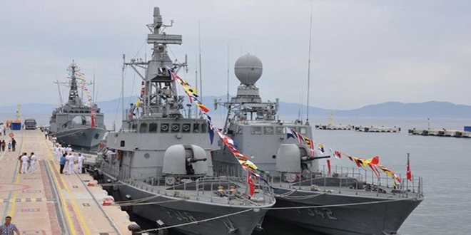 Antalya'da askeri gemiler ziyarete ald