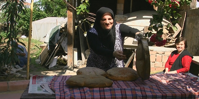 Elinin hamuruyla ekmeini 'ta frn'dan karyor